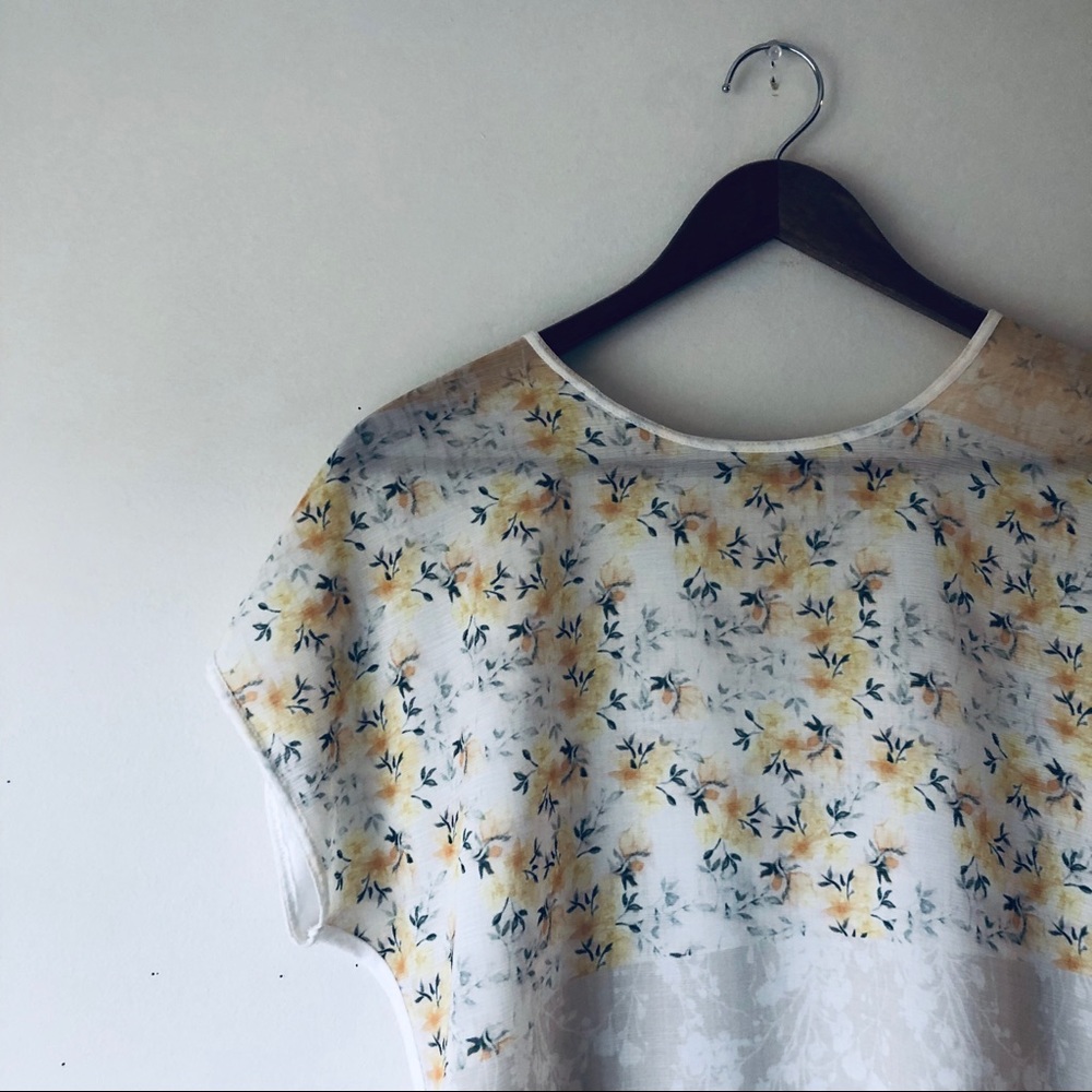 Zara Floral & Lace Paneled Top (S) - Picture 3 of 7